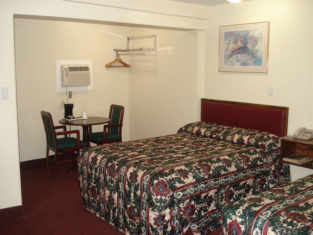 Lincoln Motel Sturgeon Falls Exterior foto