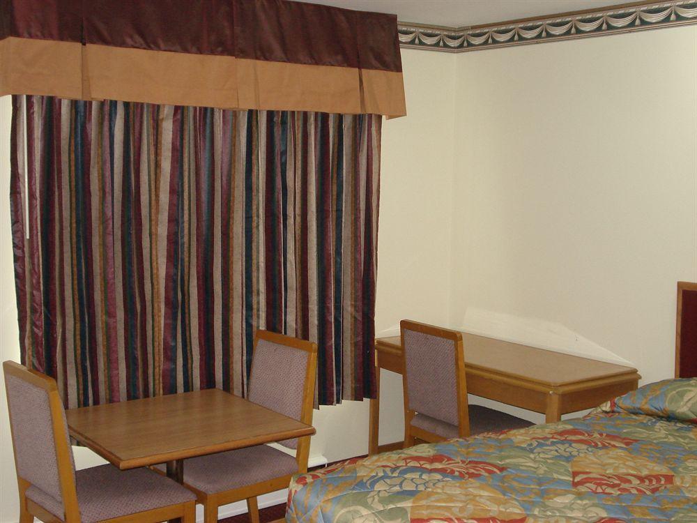 Lincoln Motel Sturgeon Falls Exterior foto