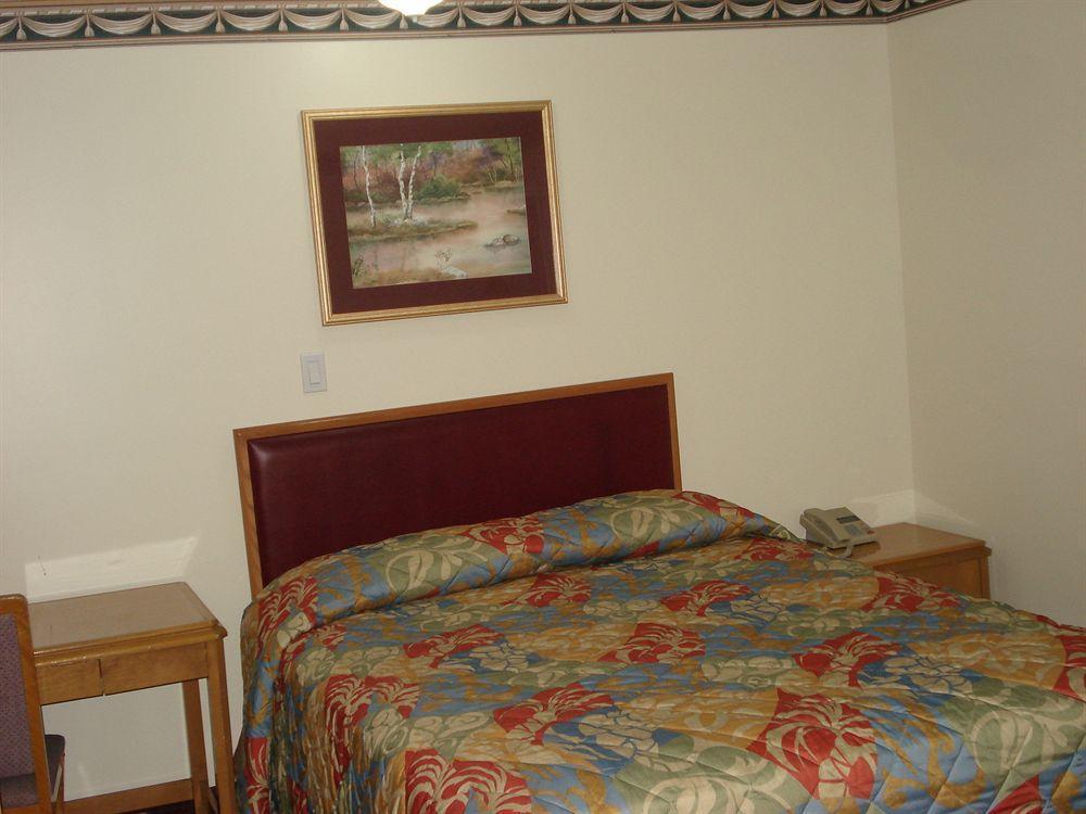 Lincoln Motel Sturgeon Falls Exterior foto